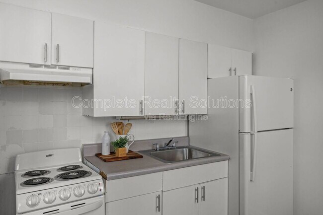 Building Photo - 8612 Halls Ferry Road