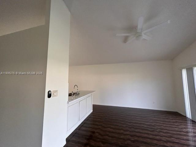 Building Photo - 104 Executive Cir