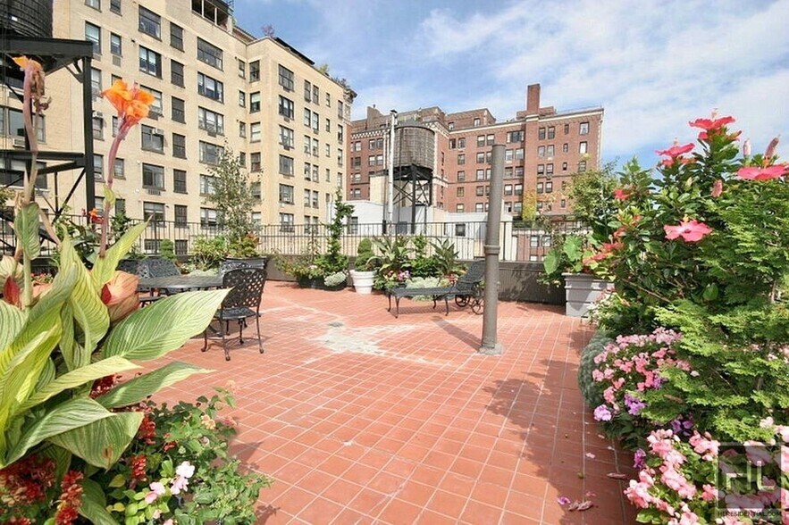 Building Photo - EAST 92 STREET