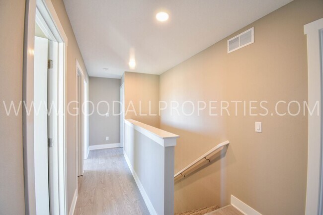 Building Photo - RENT SPECIAL!!! 4-Bedroom, 2.5-Bathroom 2-Story Home in DeSoto!!!