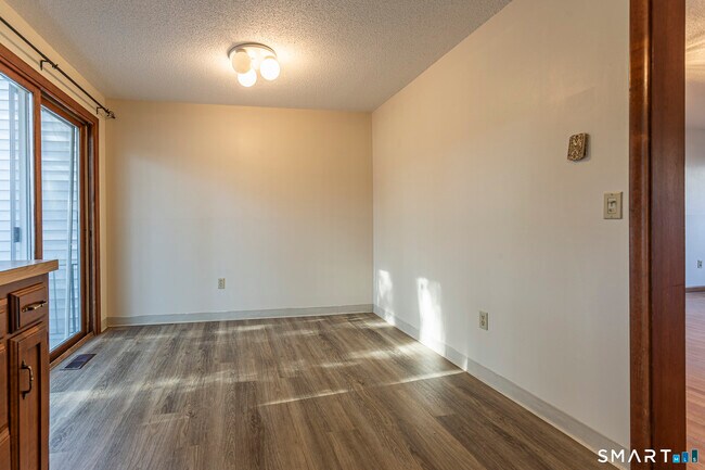 Building Photo - 11 St Marc Cir