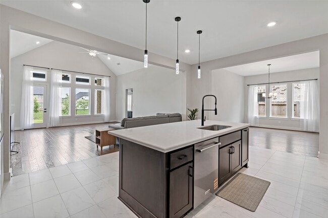 Building Photo - 7327 Sunny Oak Ln