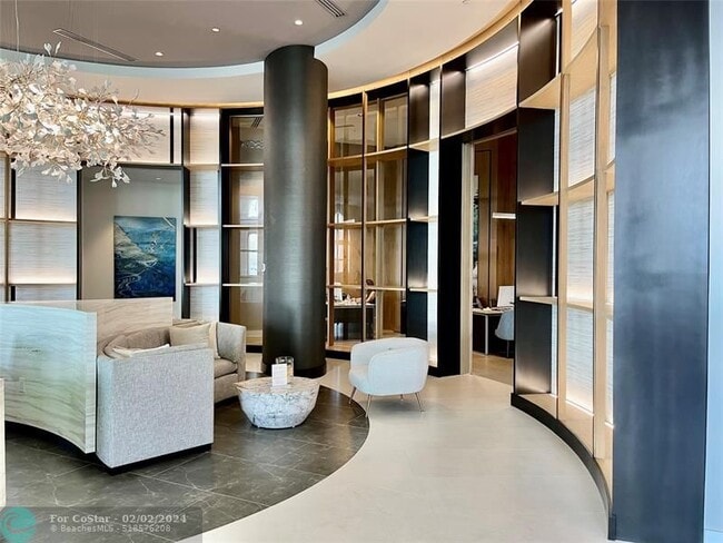 Building Photo - 1010 Seminole Dr