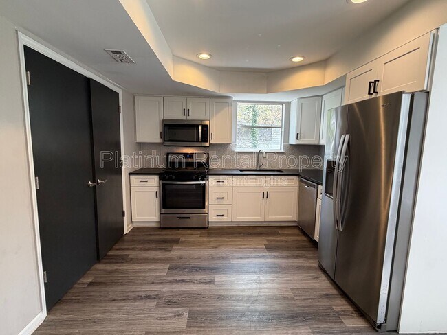 Building Photo - 2675 Wildflower Ln SW