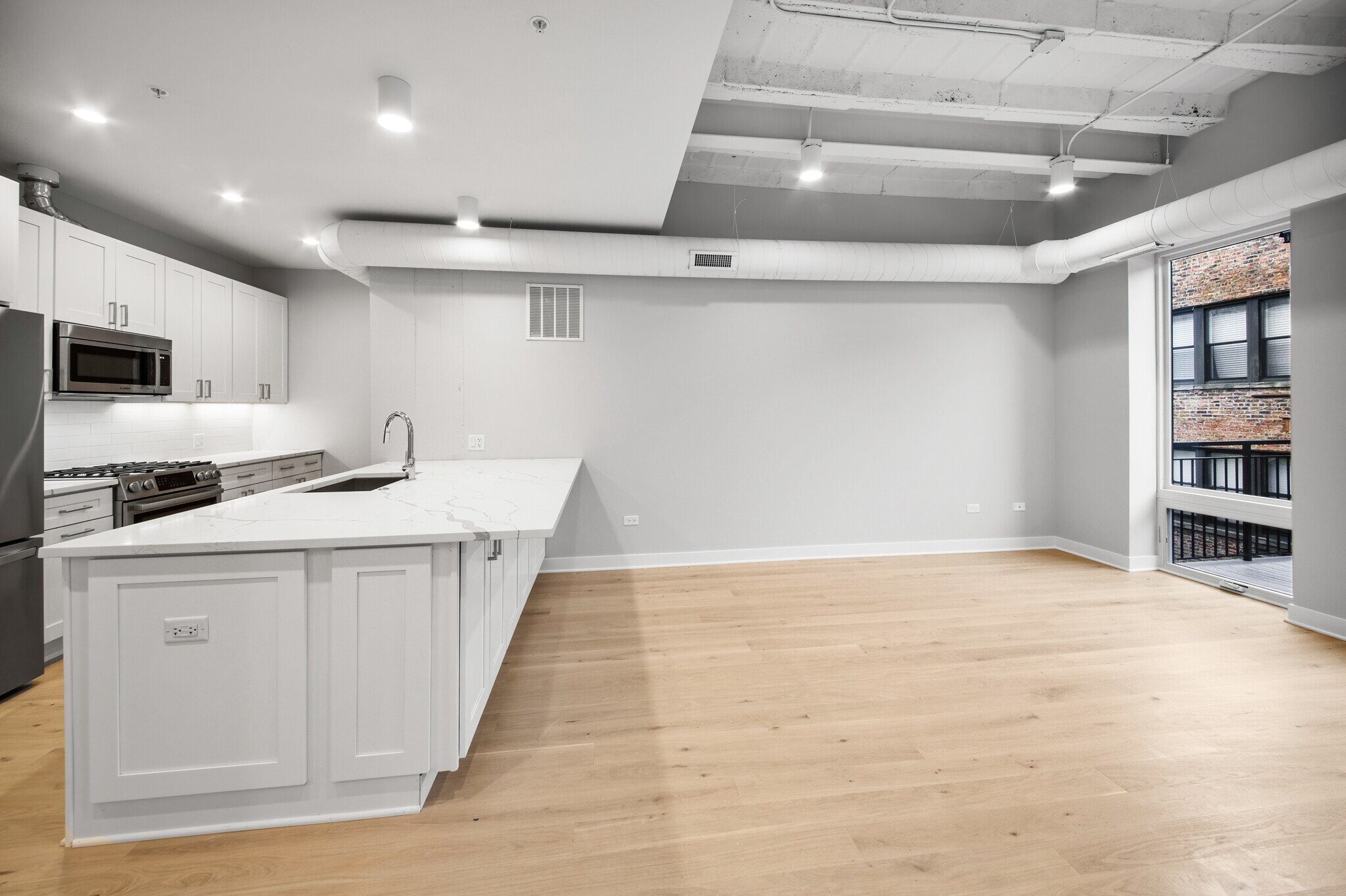 Building Photo - 4637 N Ashland Ave