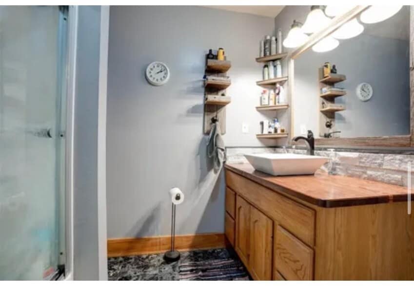 Building Photo - 306 D Ave