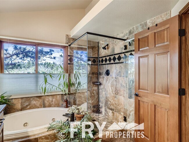 Building Photo - Luxury Rental in Beautiful Colorado Foothills