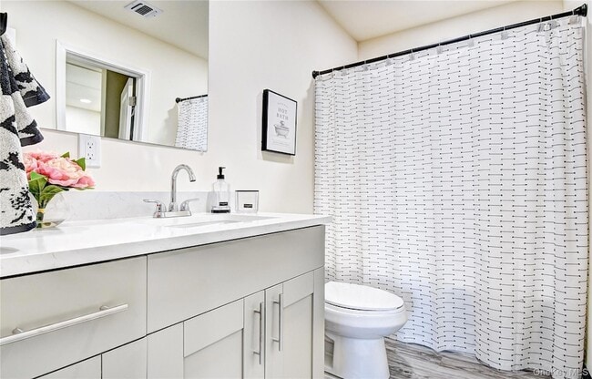 Building Photo - 27 Moka Pl