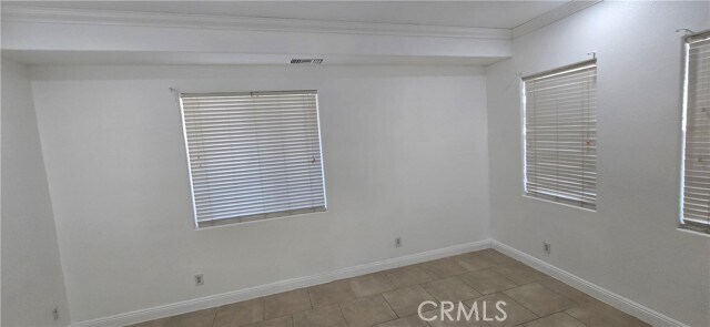Building Photo - 9456 Elm Ave