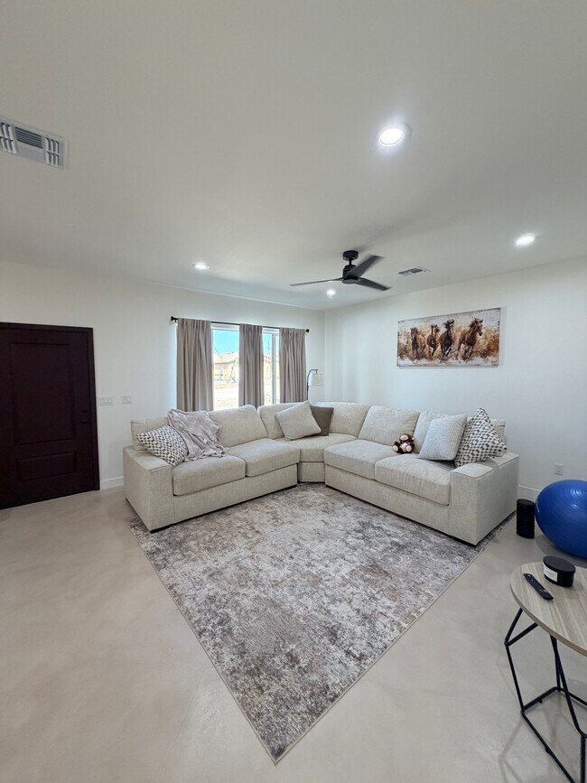 Building Photo - 1863 Valentino Ct