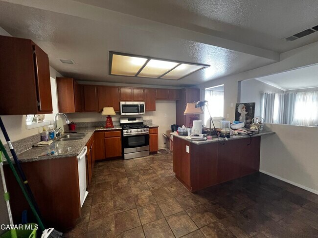 Building Photo - 43770 Santa Rosa Cir