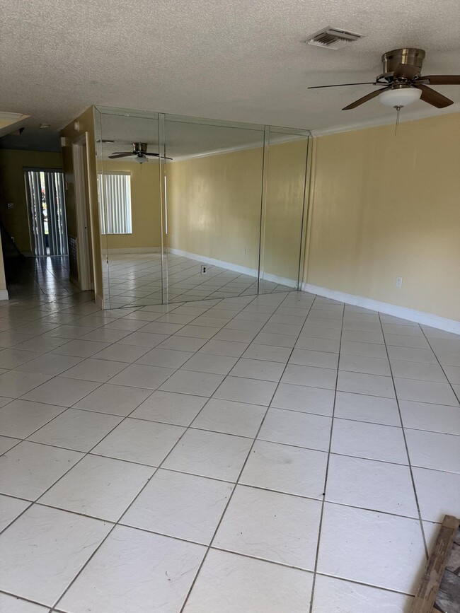 Building Photo - 9741 NW 37th St