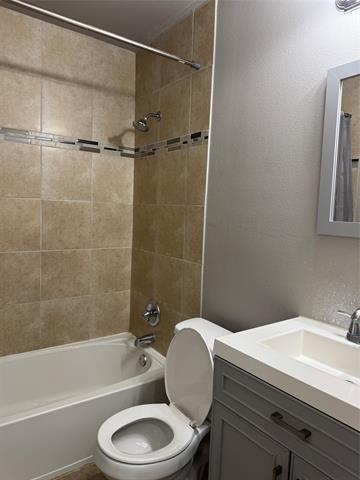 Building Photo - 2016 Deer Path Dr