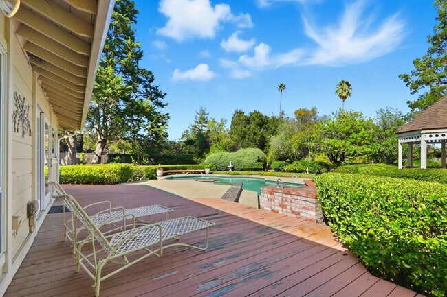 Building Photo - Stunning 3,488 Sq. Ft. Home with Pool & 3-...
