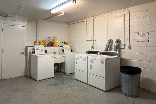 Building Photo - 4411 Falls Bridge Dr