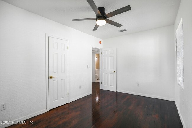 Building Photo - 5246 Sunderland Rd