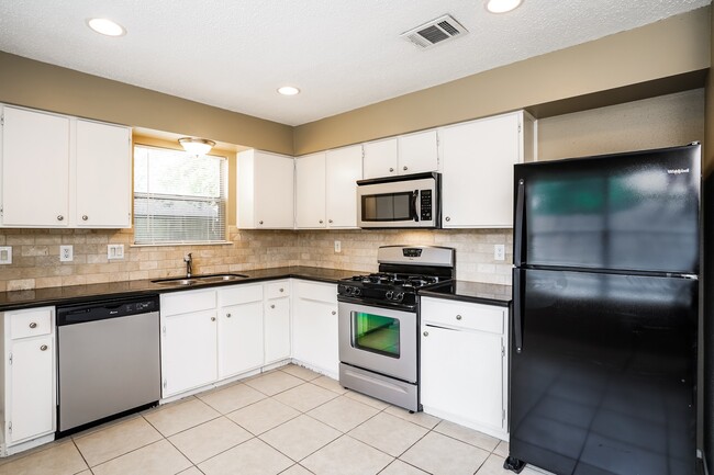 Building Photo - 18607 Andalusian Dr