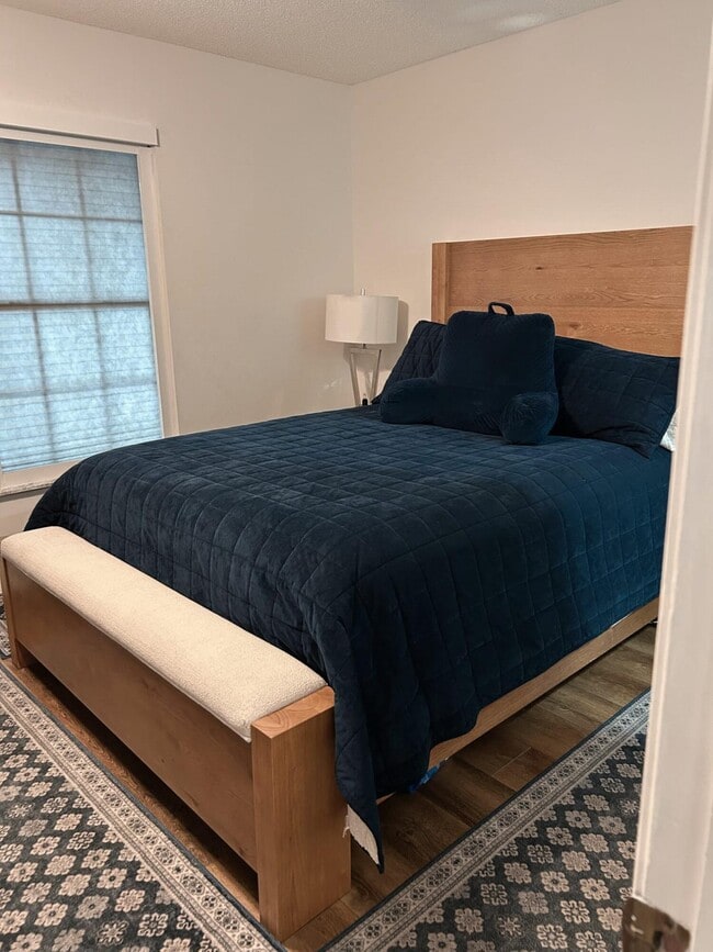 Building Photo - 369 Waterside Dr