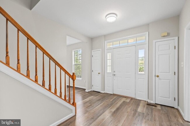Building Photo - 18865 Crossroads Ct