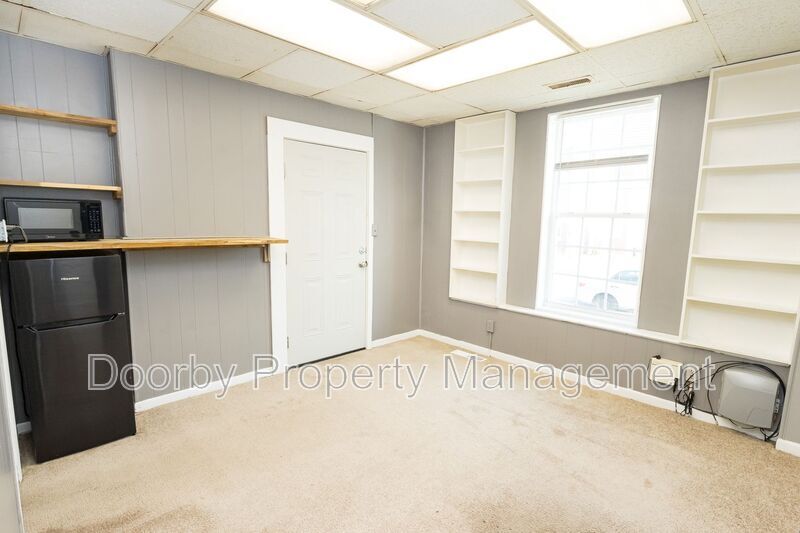 Building Photo - 1202 Duncan Ave