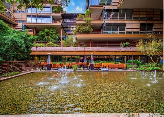 Building Photo - 7147 E Rancho Vista Dr