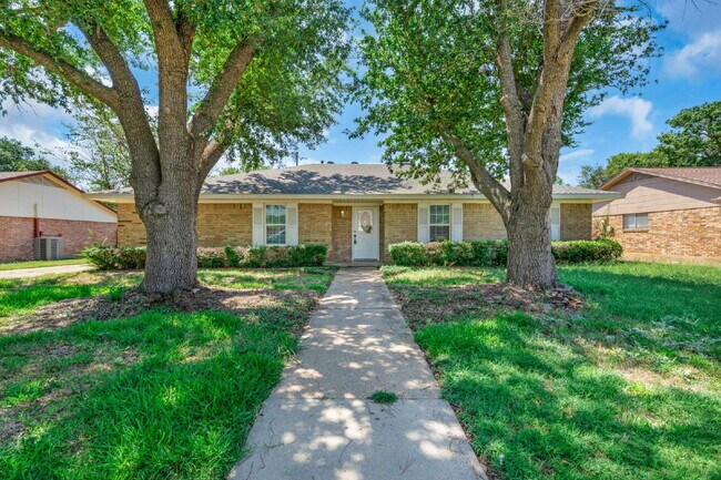 Building Photo - 924 Imperial Dr