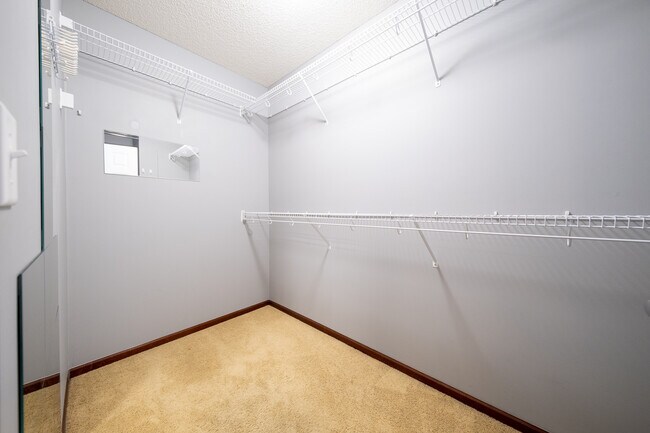 Building Photo - 5128 Yuma Ln N