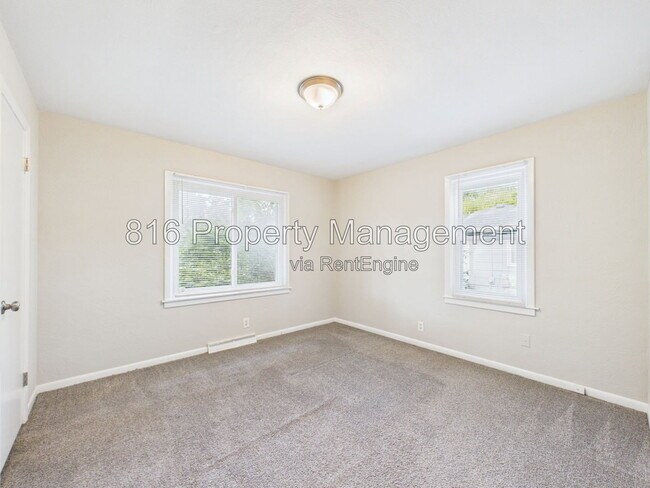 Building Photo - 8250 Webster Ave