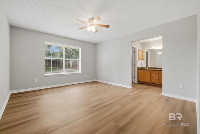 Building Photo - 11730 Madrone Ln