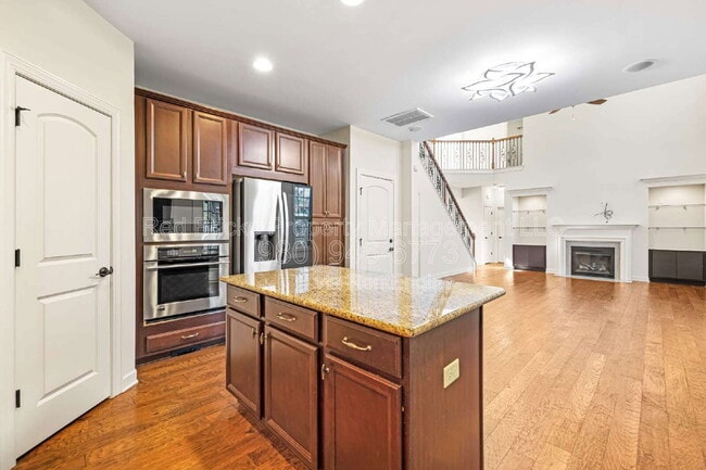 Building Photo - 2808 Twinberry Lane