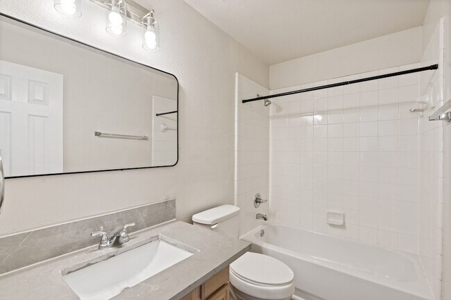 Building Photo - 3906 Pickett Pl Dr
