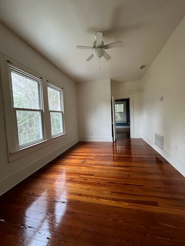 Building Photo - 14 Davis St