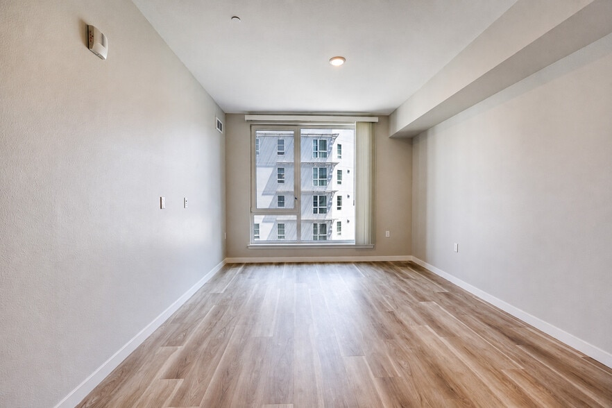 Building Photo - 260 Brooklyn Basin Wy