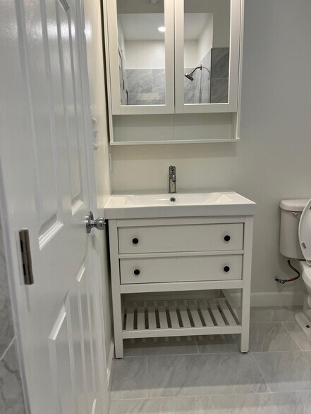 Building Photo - 1418 Maryland Ave NE