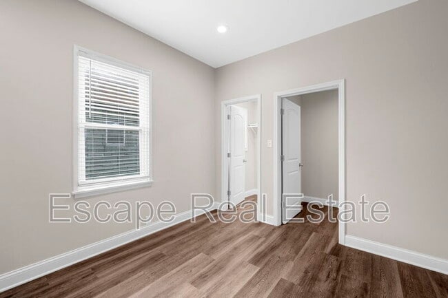 Building Photo - 5834 Victoria Ave