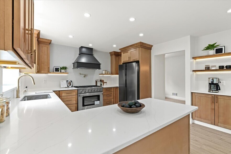 Building Photo - 40526 Woodside Dr