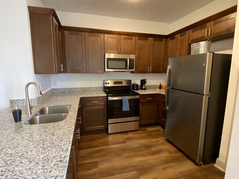 Kitchen - 7511 Gramercy Way