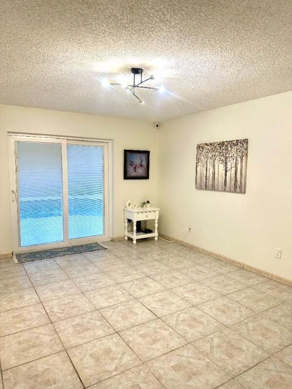 Building Photo - 8453 Mattituck Cir