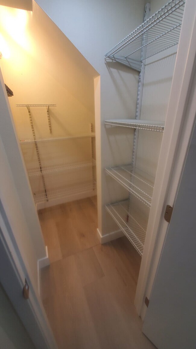 Extra storage - 9039 Van Nuys Blvd