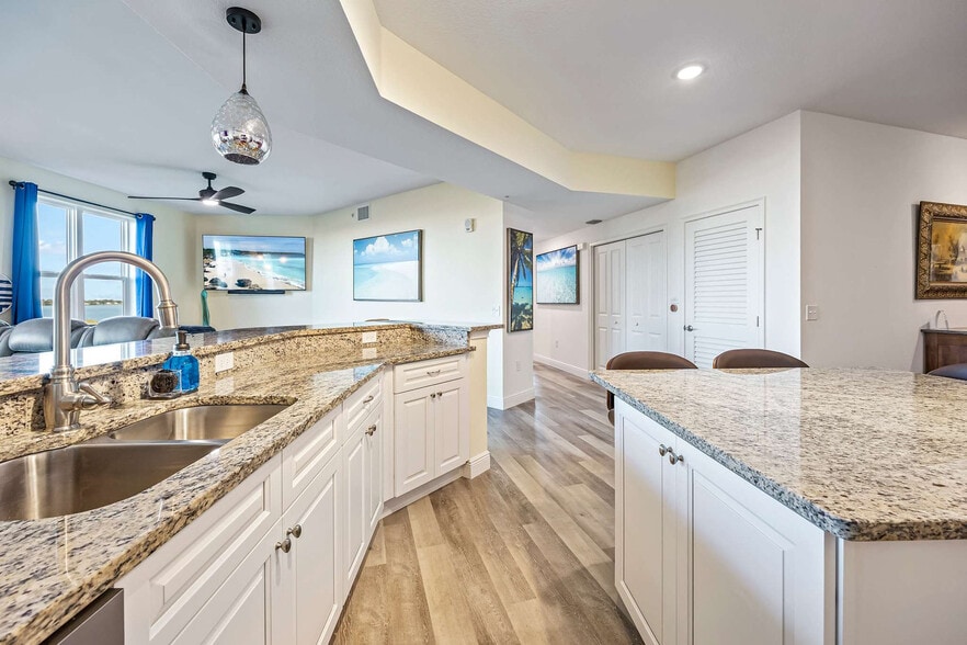 Building Photo - 605 Kemp St