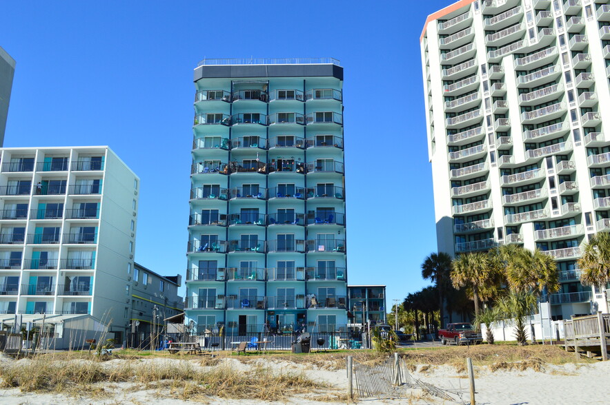 Building Photo - Blue Palmetto