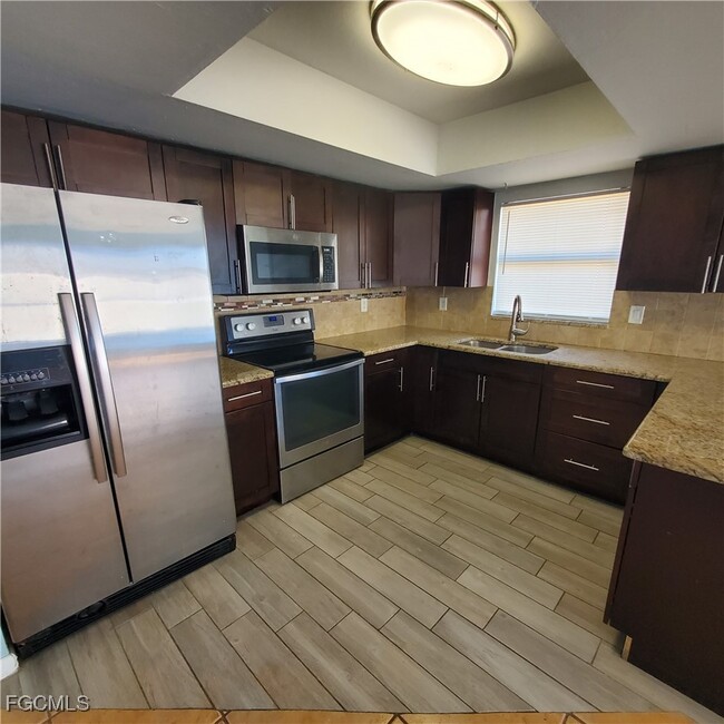 Building Photo - 421 Hancock Bridge Pkwy