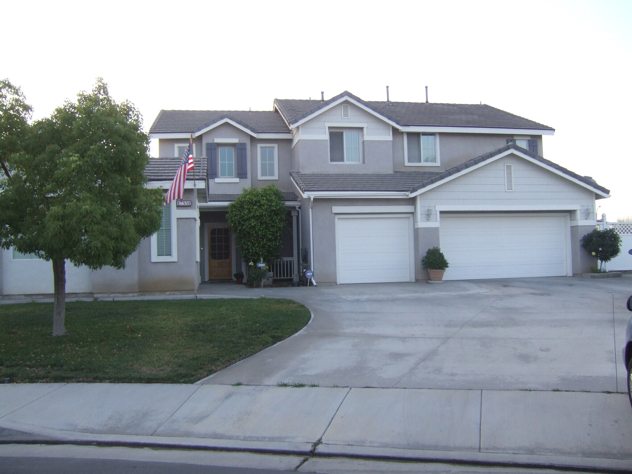 Building Photo - 17551 Cedarwood Dr