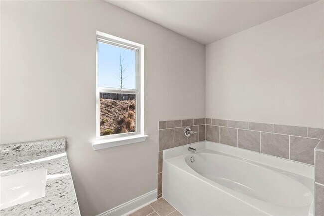 Building Photo - 360 Cherryhill Ln