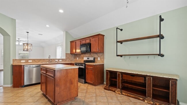 Building Photo - 22848 Lantern Hills Dr