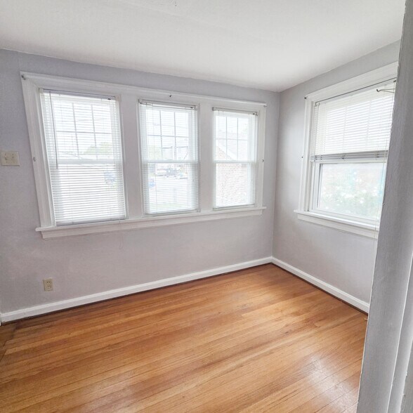 Building Photo - 3529 Lawn Ave