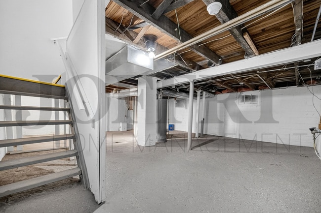 Building Photo - 15748 Friend Ave