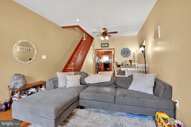 Primary Photo - 818 Belgrade St