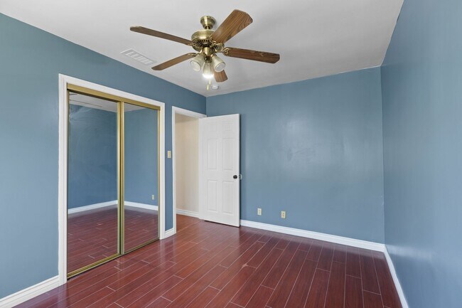 Building Photo - Spacious Mission Hills Home – Modern Comfo...