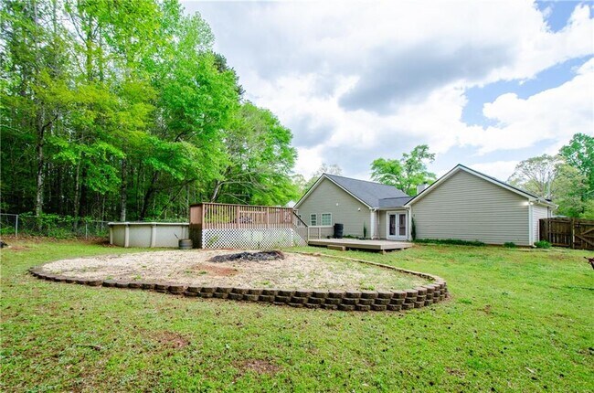 Building Photo - 238 Knob Hill Dr
